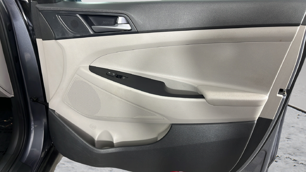 Used 2016 Hyundai Tucson SE w/ Option Group 02 FWD image 19