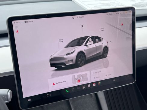 Used 2023 Tesla Model Y Long Range AWD/4WD image 25