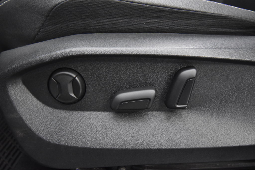 Used 2022 Volkswagen Tiguan SE FWD image 24