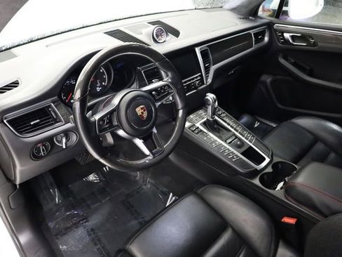 Used 2015 Porsche Macan Turbo AWD/4WD image 11