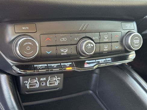 Used 2021 Dodge Durango SXT w/ 3rd Row Seating Group image 27