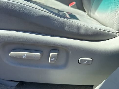 Used 2011 Lexus RX 350 AWD w/ Premium Pkg image 16