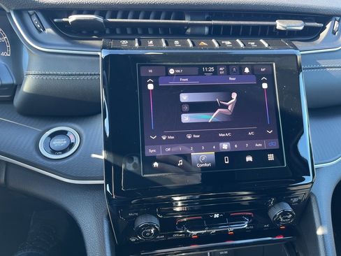 New 2025 Jeep Grand Cherokee L Laredo image 26