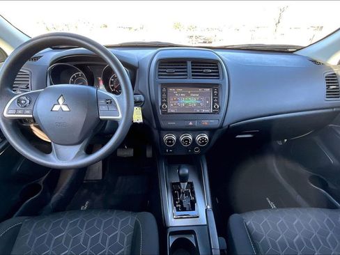 Used 2025 Mitsubishi Outlander Sport SE AWD/4WD image 13