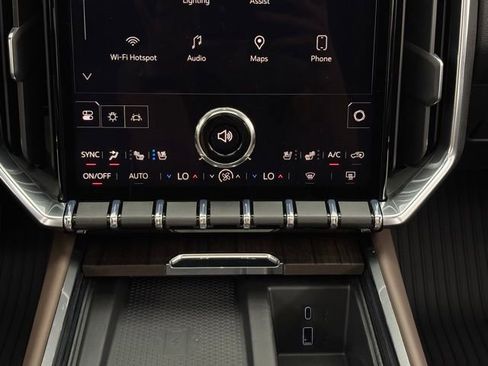 New 2026 GMC Acadia Denali Ultimate w/ LPO, Floor Liner Package AWD/4WD image 34