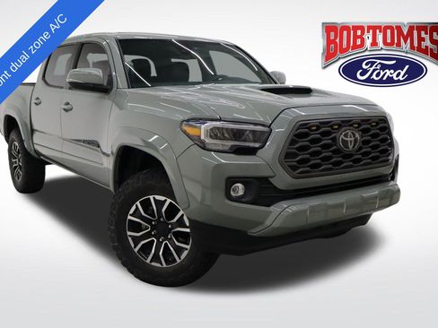 Used 2022 Toyota Tacoma TRD Sport image 1