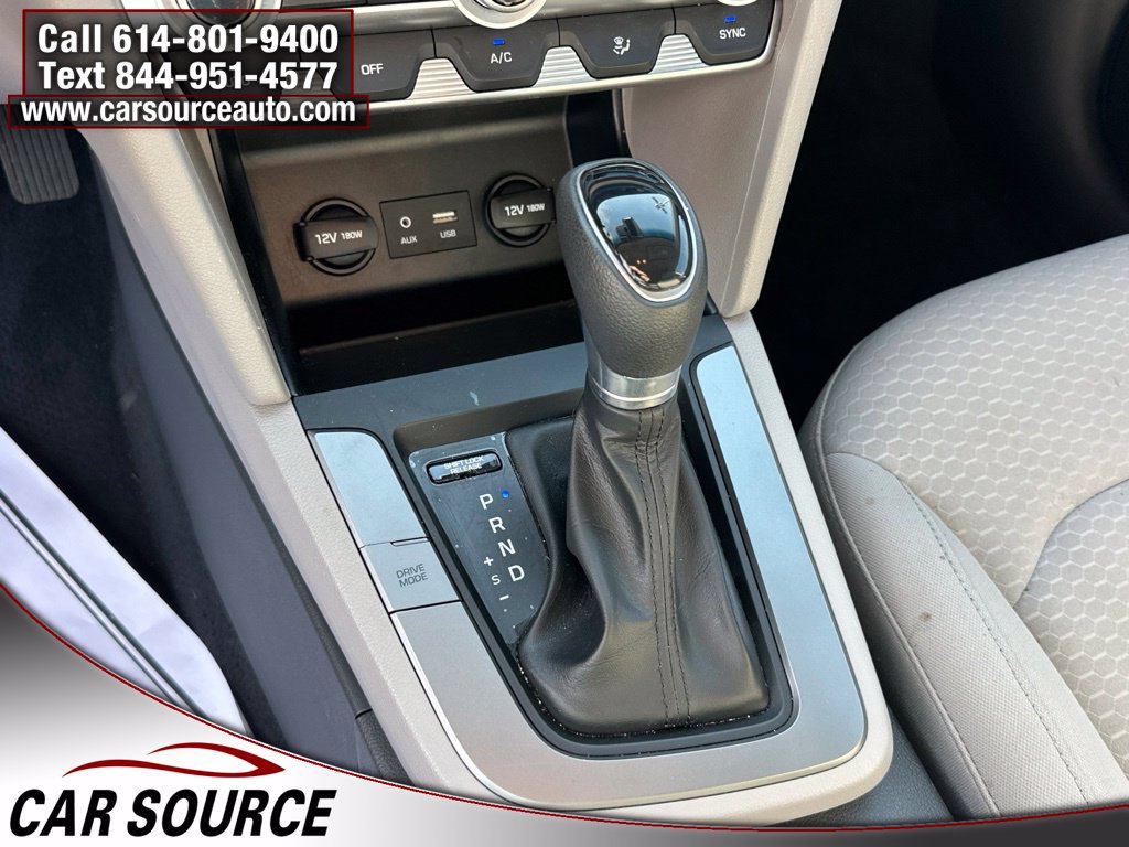 Used 2020 Hyundai Elantra SE FWD image 23