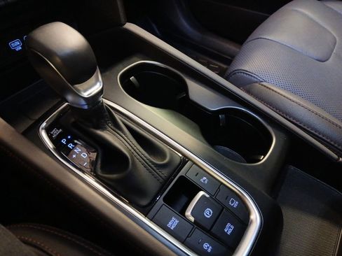 Used 2020 Hyundai Santa Fe Limited image 22