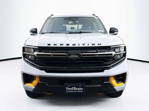 Used 2025 Ford Expedition Tremor AWD/4WD image 2