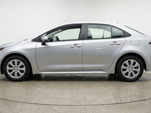 Used 2025 Toyota Corolla LE FWD image 5