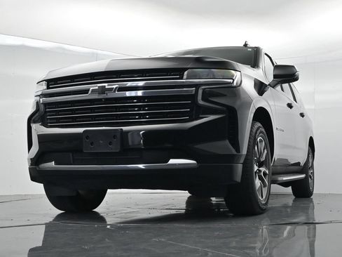 Used 2024 Chevrolet Suburban LT w/ LT Signature Plus Package RWD image 26