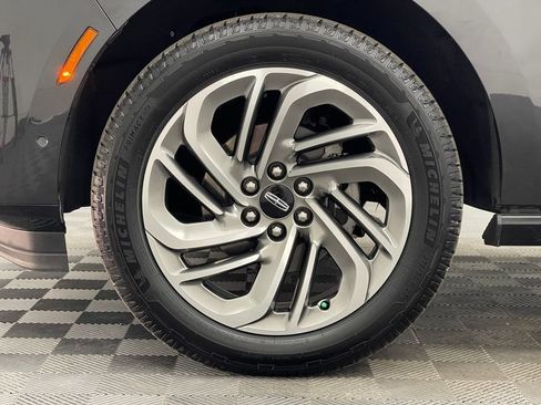Used 2025 Lincoln Navigator L Reserve AWD/4WD image 19