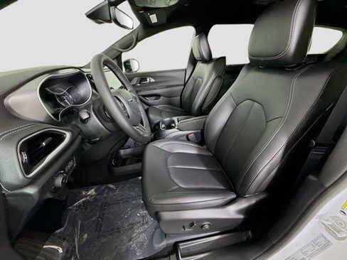 New 2026 Chrysler Pacifica Select FWD image 20