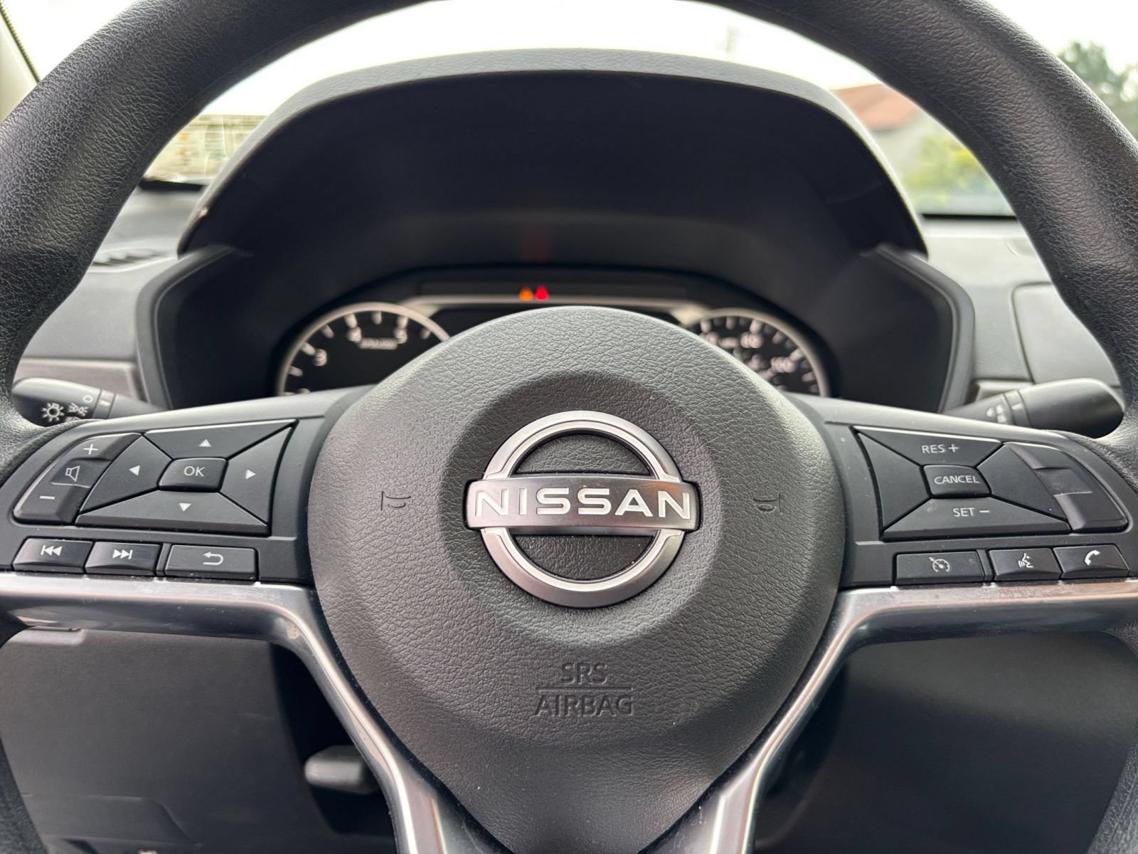 Used 2025 Nissan Altima 2.5 SV FWD image 28