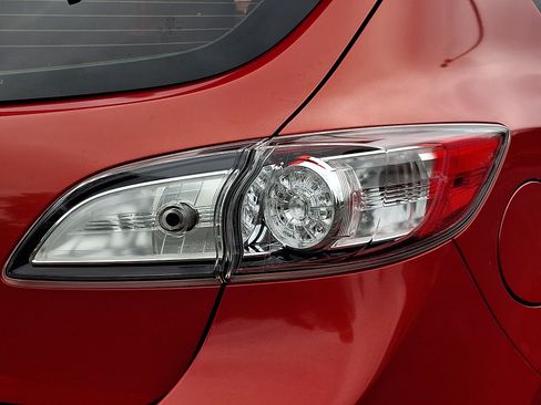 Used 2013 MAZDA MAZDA3 Touring FWD image 10