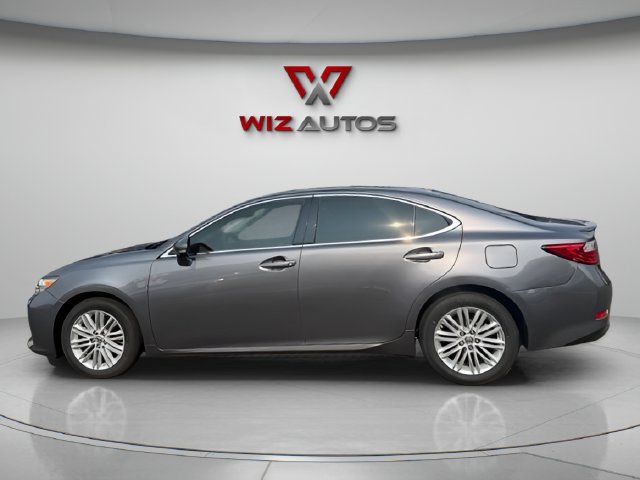 Used 2014 Lexus ES 350 w/ Luxury Package FWD image 2
