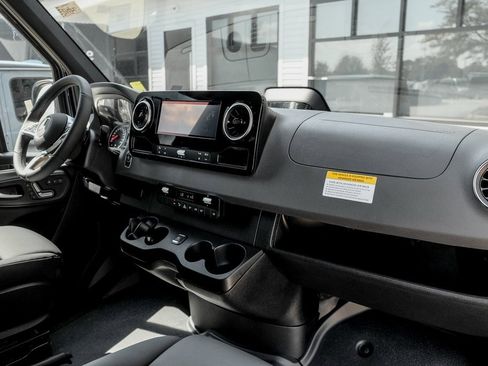 New 2025 Mercedes-Benz Sprinter 2500 image 22