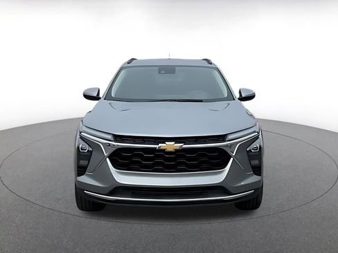 Used 2025 Chevrolet Trax LT image 4