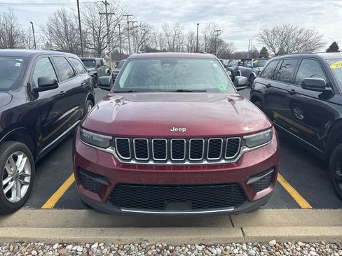 Used 2023 Jeep Grand Cherokee Laredo w/ Luxury Tech Group I image 2