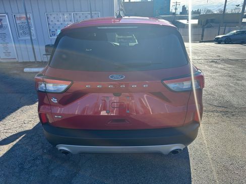 Used 2022 Ford Escape SE w/ Convenience Package image 2