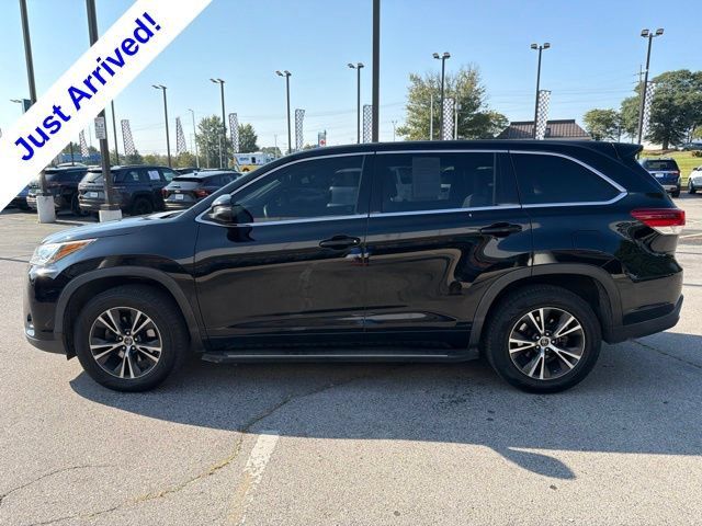 Used 2018 Toyota Highlander LE FWD image 6
