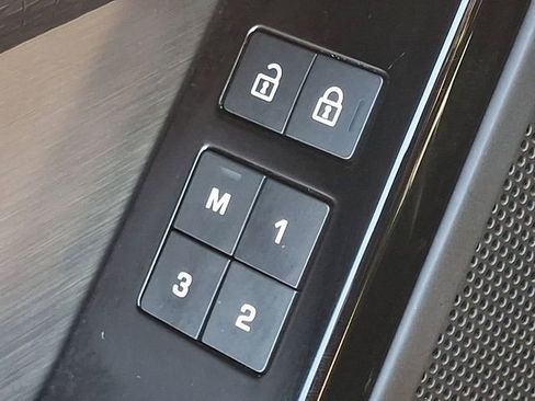 Used 2021 Land Rover Range Rover Velar R-Dynamic S AWD/4WD image 26