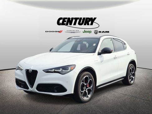Used 2024 Alfa Romeo Stelvio Veloce AWD/4WD image 8