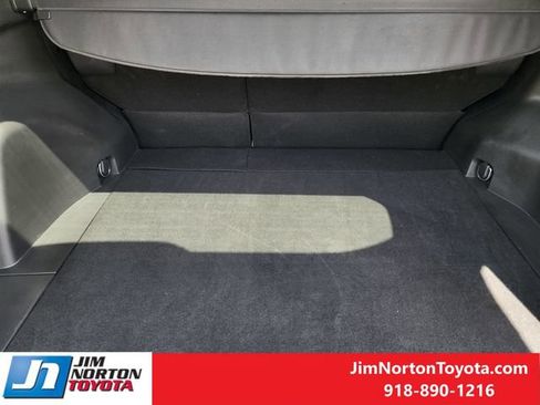 Used 2025 Toyota RAV4 XLE FWD image 32