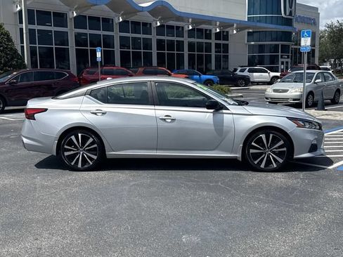 Used 2021 Nissan Altima 2.5 SR FWD image 3