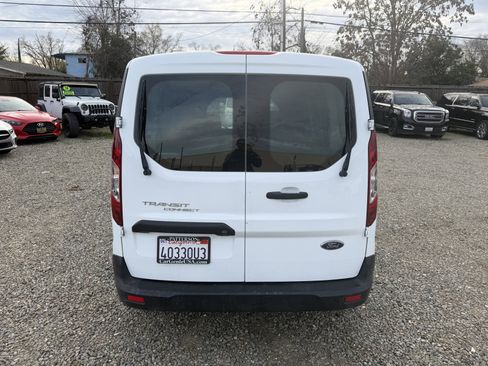 Used 2022 Ford Transit Connect XLT image 7