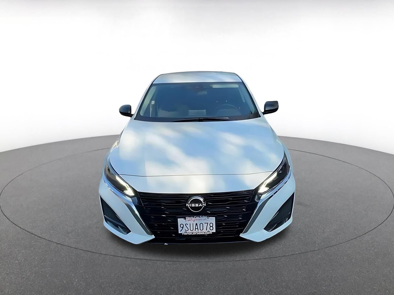 Used 2025 Nissan Altima 2.5 SV FWD image 4