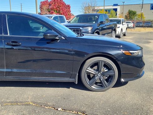 Used 2023 Honda Accord Sport image 6