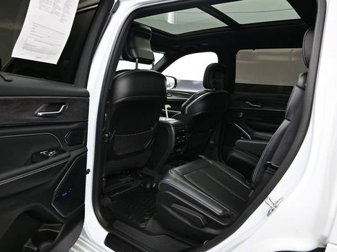 Certified 2022 Jeep Grand Cherokee L Overland w/ Luxury Tech Group IV image 22