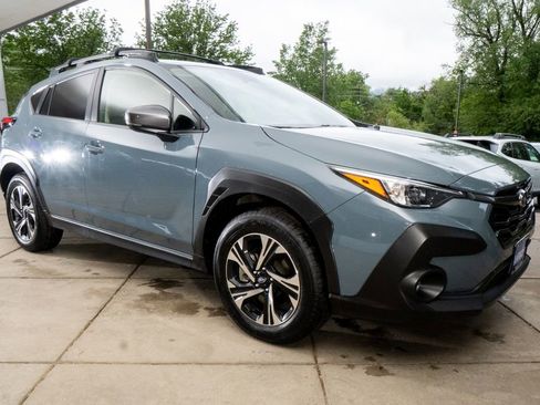Used 2024 Subaru Crosstrek 2.0i Premium w/ Crosstrek Mirror Package AWD/4WD image 2