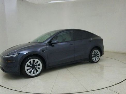 Used 2026 Tesla Model Y Long Range image 65
