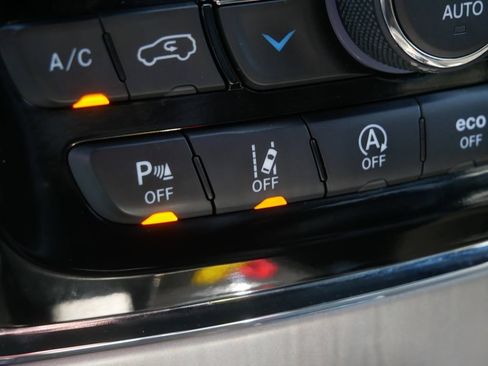 Used 2021 Jeep Grand Cherokee Laredo X AWD/4WD image 24