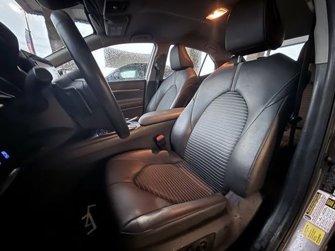 Used 2024 Toyota Camry SE image 21