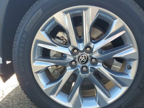 Used 2023 Toyota Highlander Limited image 5