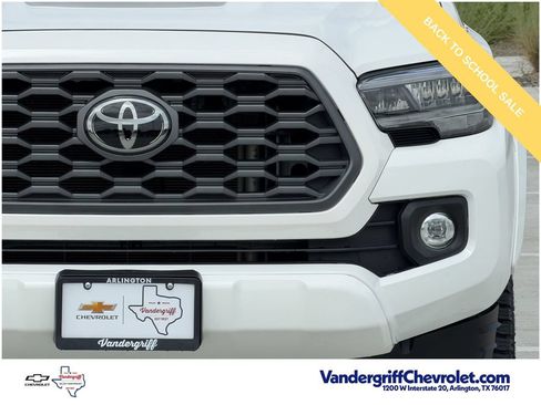 Used 2022 Toyota Tacoma TRD Sport w/ Technology Package AWD/4WD image 8