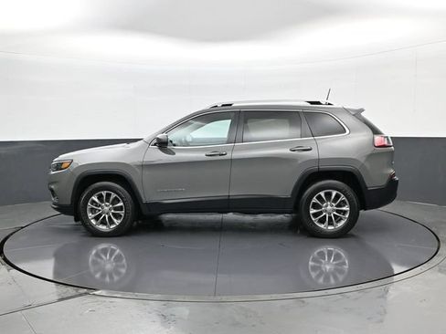 Used 2019 Jeep Cherokee Latitude Plus w/ Cold Weather Group AWD/4WD image 8