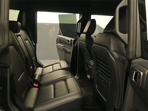 New 2025 Ford Bronco Badlands image 16