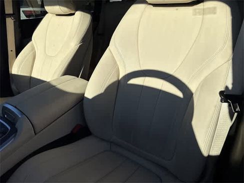 Used 2020 BMW X5 sDrive40i w/ Premium Package image 11