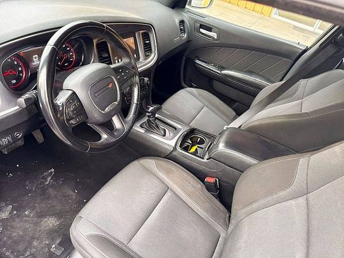Used 2020 Dodge Charger SXT w/ Blacktop Package image 9