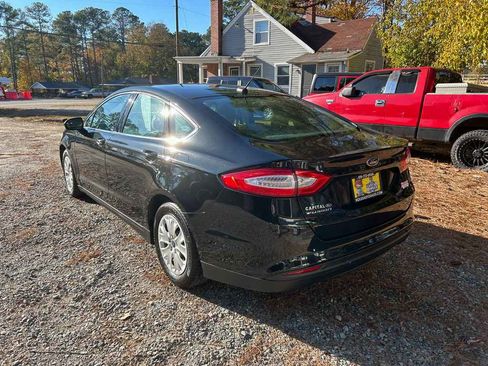 Used 2014 Ford Fusion S image 4