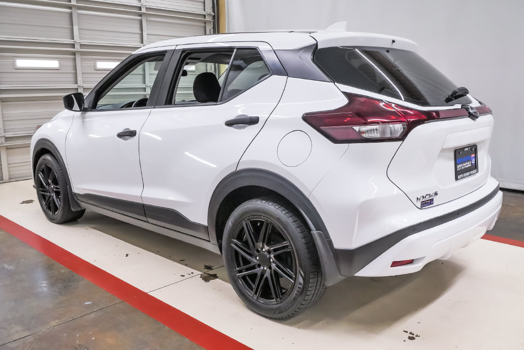 Used 2022 Nissan Kicks S FWD image 8