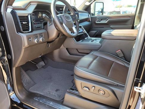 Used 2026 GMC Sierra 2500 Denali w/ Denali Reserve Package AWD/4WD image 2