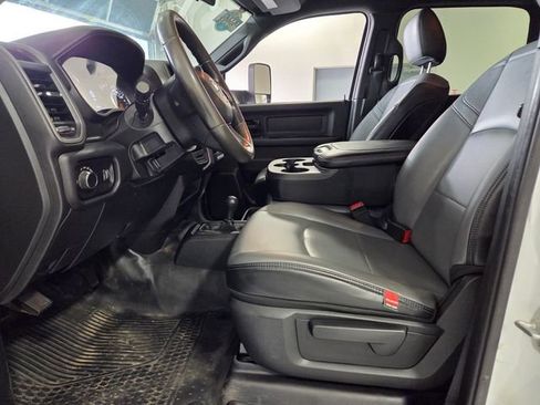 Used 2022 RAM 5500 Tradesman w/ Chrome Appearance Group image 5