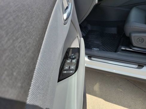 New 2026 Audi Q3 quattro 2.0T AWD/4WD image 9