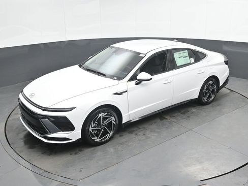 New 2026 Hyundai Sonata SEL FWD image 17
