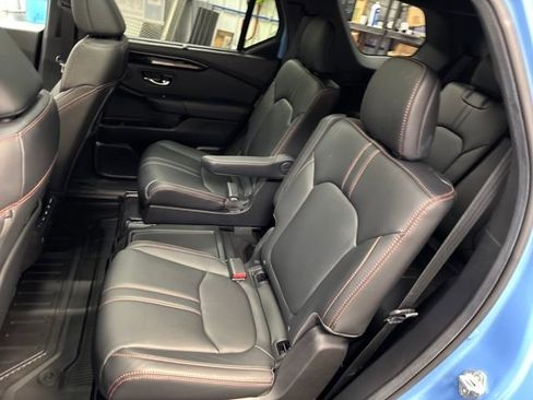 Used 2025 Honda Pilot TrailSport image 44